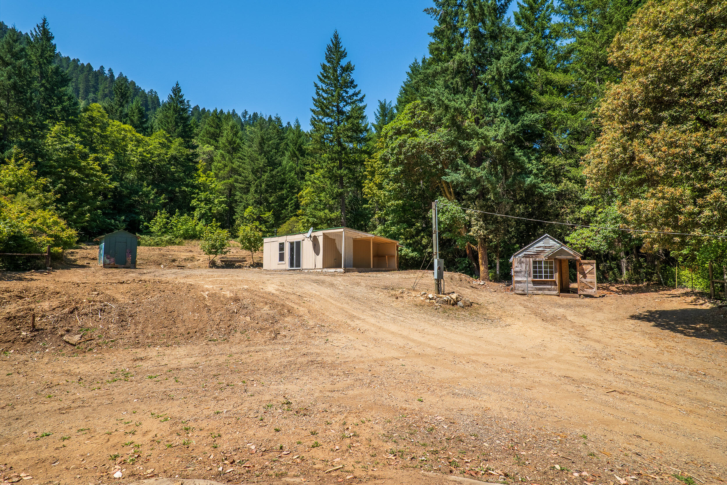 4651 Thompson Creek Road Selma, OR 97538 - Photo 9 of 17 4651ThompsonCreekRd-010