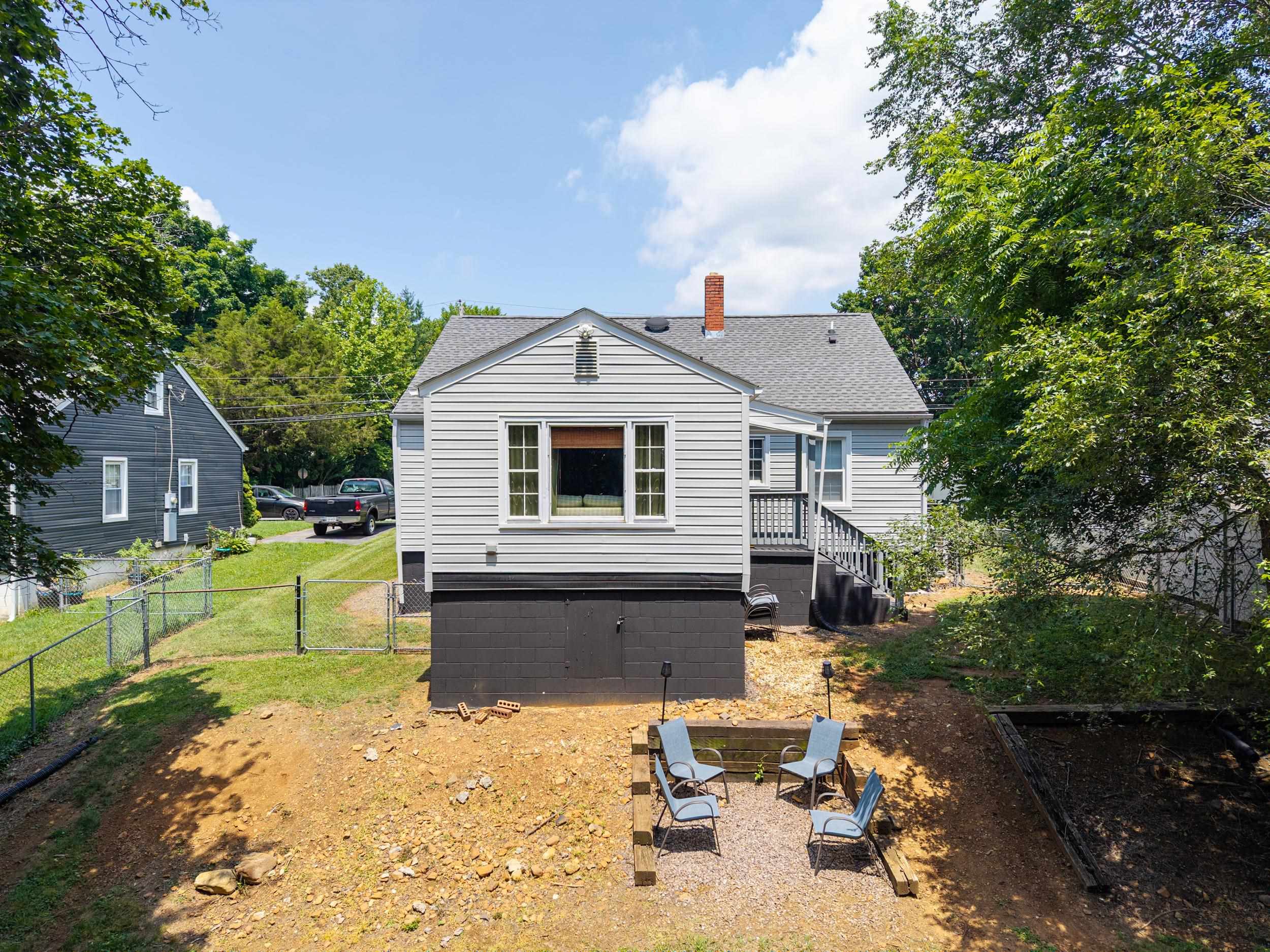 406 East Rockingham Street Elkton, VA 22827 - Photo 35 of 46