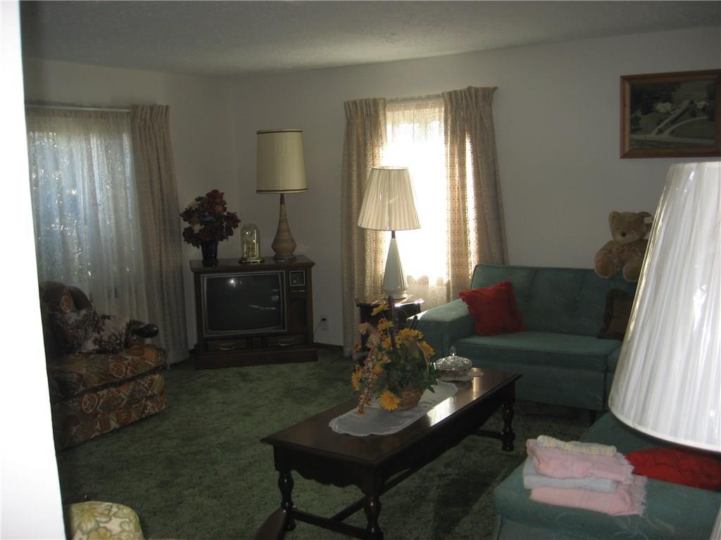 2425 Oneida Valley Road Petrolia, PA 16050 - Photo 9 of 21 LIVING ROOM