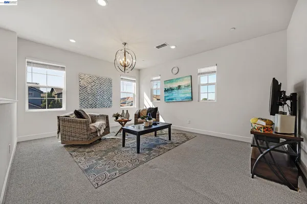 $908,888 | 1710 Flora Way, Tracy, CA 95376