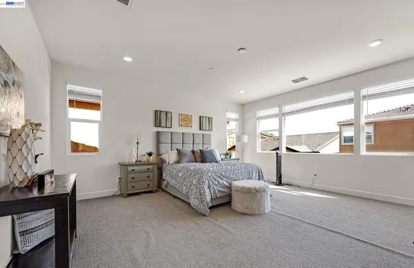 $908,888 | 1710 Flora Way, Tracy, CA 95376