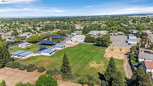 $908,888 | 1710 Flora Way, Tracy, CA 95376