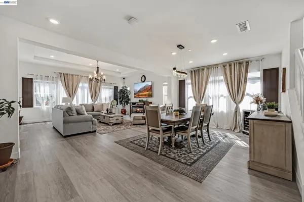 $908,888 | 1710 Flora Way, Tracy, CA 95376