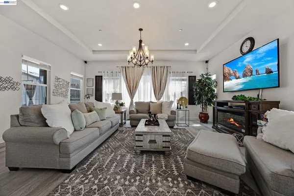 $908,888 | 1710 Flora Way, Tracy, CA 95376