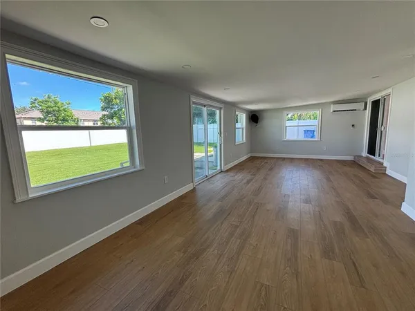 $2,850 | 3983 Marlin Drive Southeast, St. Petersburg, FL 33705