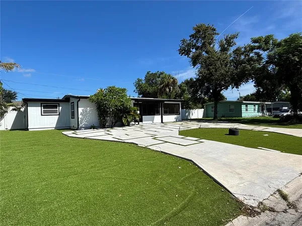 $2,850 | 3983 Marlin Drive Southeast, St. Petersburg, FL 33705