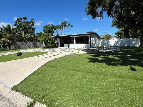 $2,850 | 3983 Marlin Drive Southeast, St. Petersburg, FL 33705