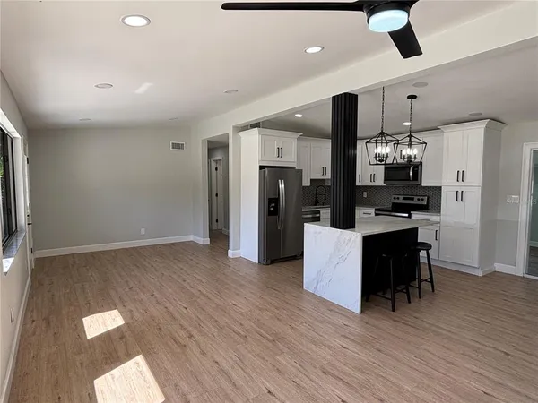 $2,850 | 3983 Marlin Drive Southeast, St. Petersburg, FL 33705