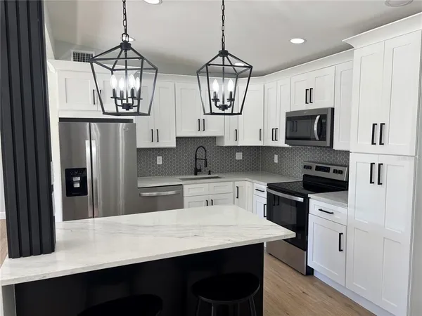 $2,850 | 3983 Marlin Drive Southeast, St. Petersburg, FL 33705