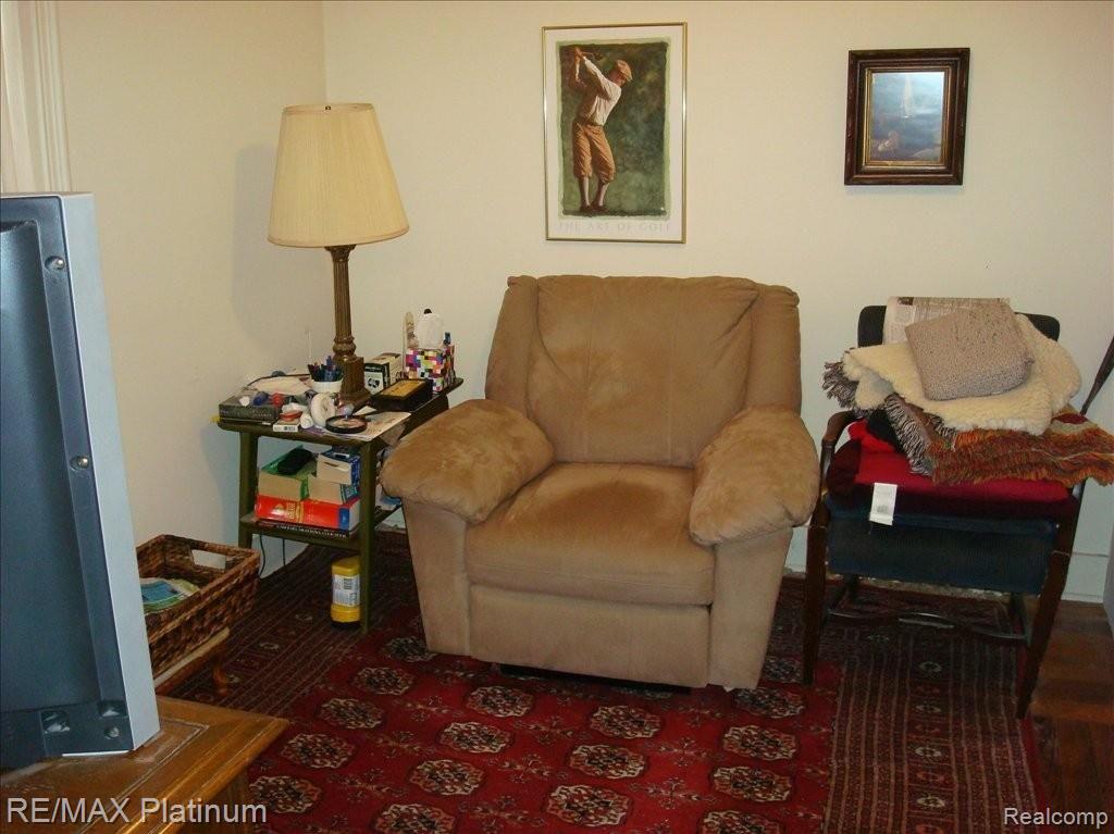 132 Isbell Street Howell, MI 48843 - Photo 10 of 14 3rd Bedroom