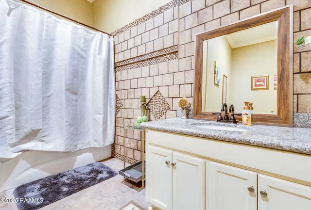 $699,000 | 105 Gated Trinity Court, Lafayette, LA 70506