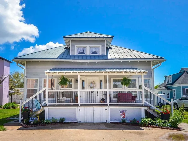 $349,000 | 205 Main Street, Palacios, TX 77465