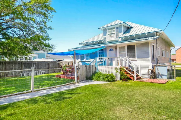 $349,000 | 205 Main Street, Palacios, TX 77465