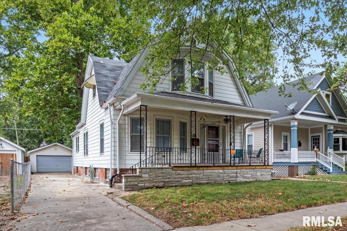 1029 North 2nd Street Springfield, IL 62702 - Photo 1 of 26