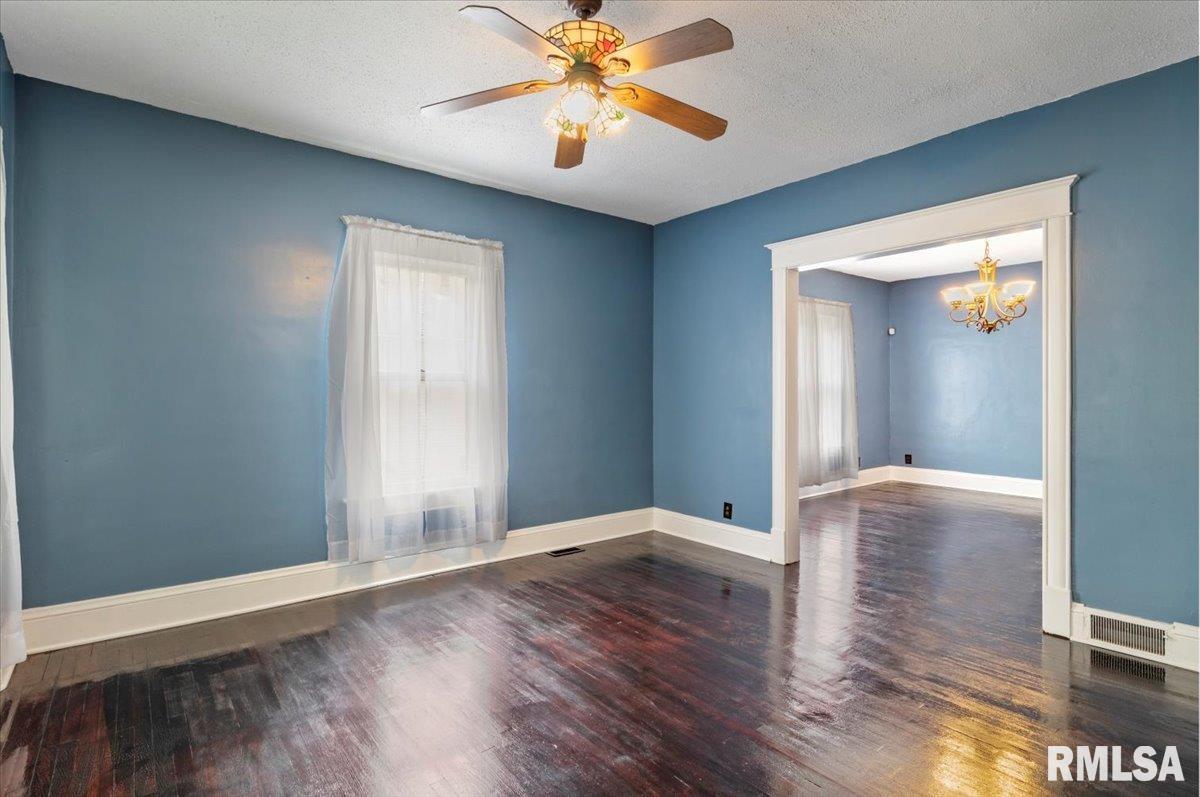 1029 North 2nd Street Springfield, IL 62702 - Photo 3 of 26