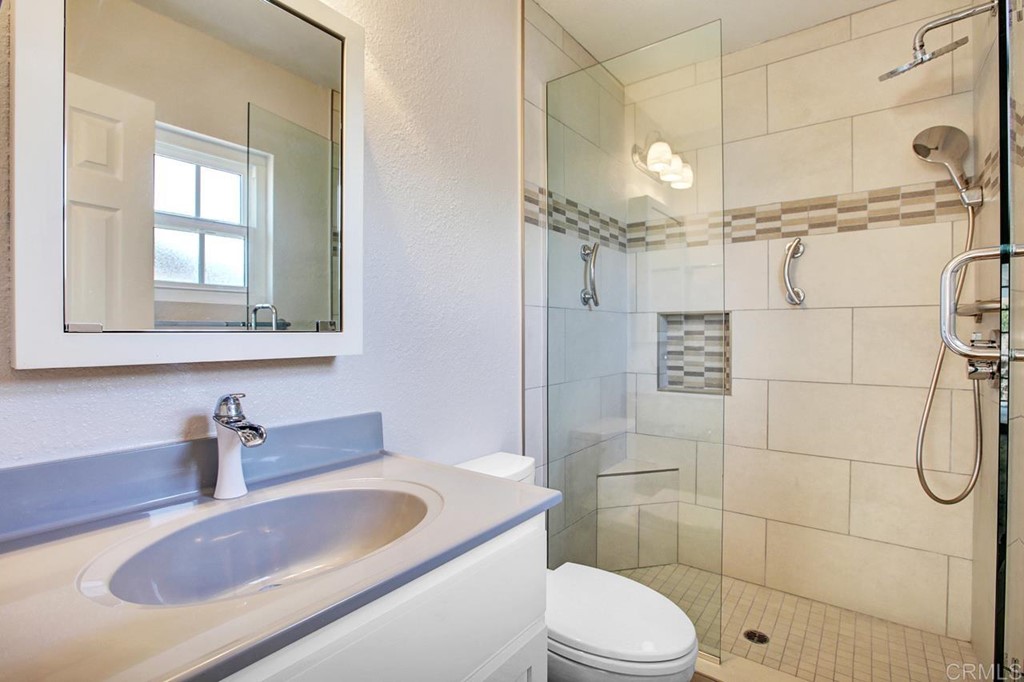 15935 Spring Oaks Road, Unit 207 El Cajon, CA 92021 - Photo 18 of 23 Gallery Image 18
