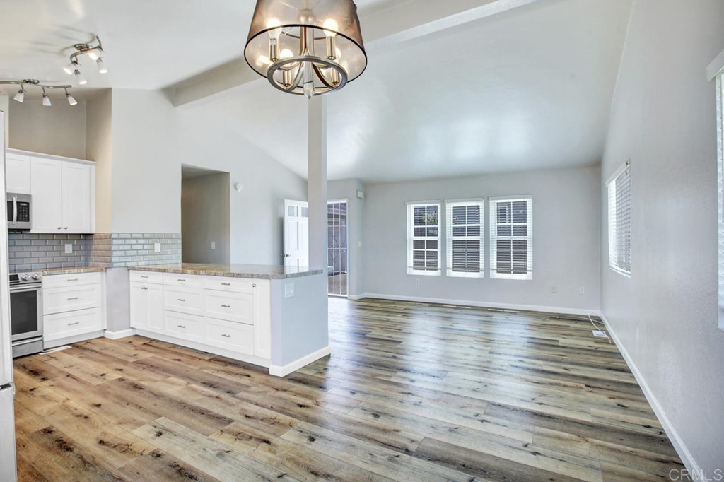 15935 Spring Oaks Road, Unit 207 El Cajon, CA 92021 - Photo 6 of 23 Gallery Image 6