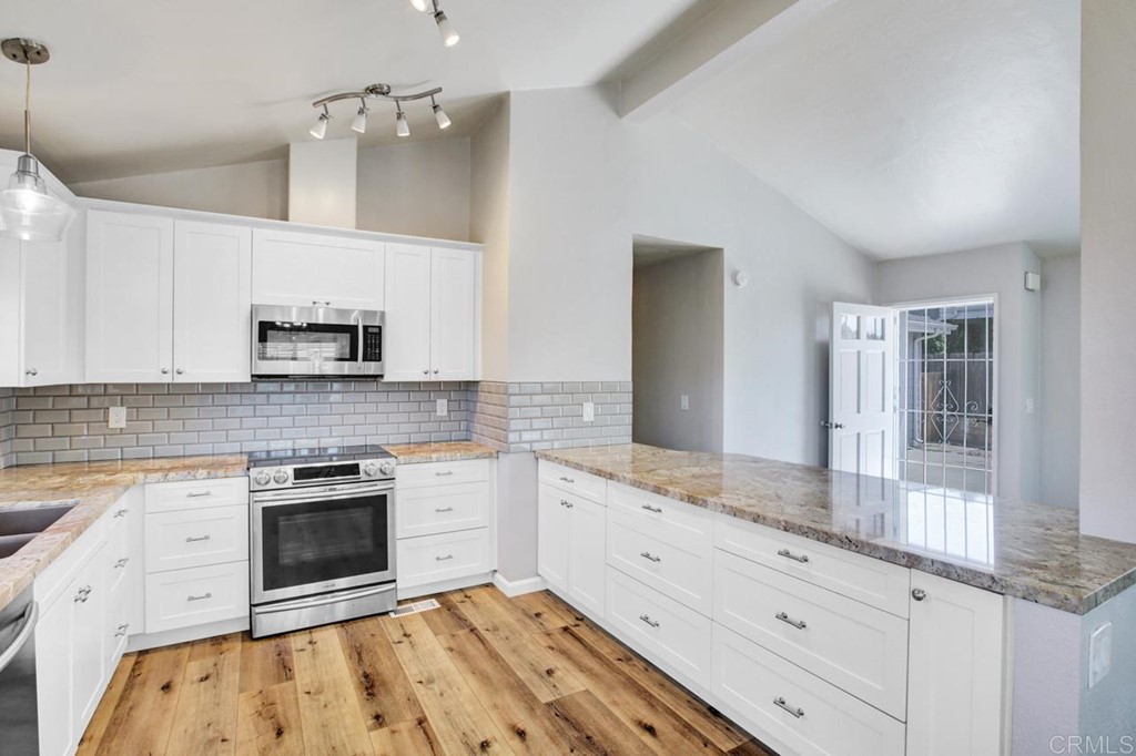 15935 Spring Oaks Road, Unit 207 El Cajon, CA 92021 - Photo 8 of 23 Gallery Image 8