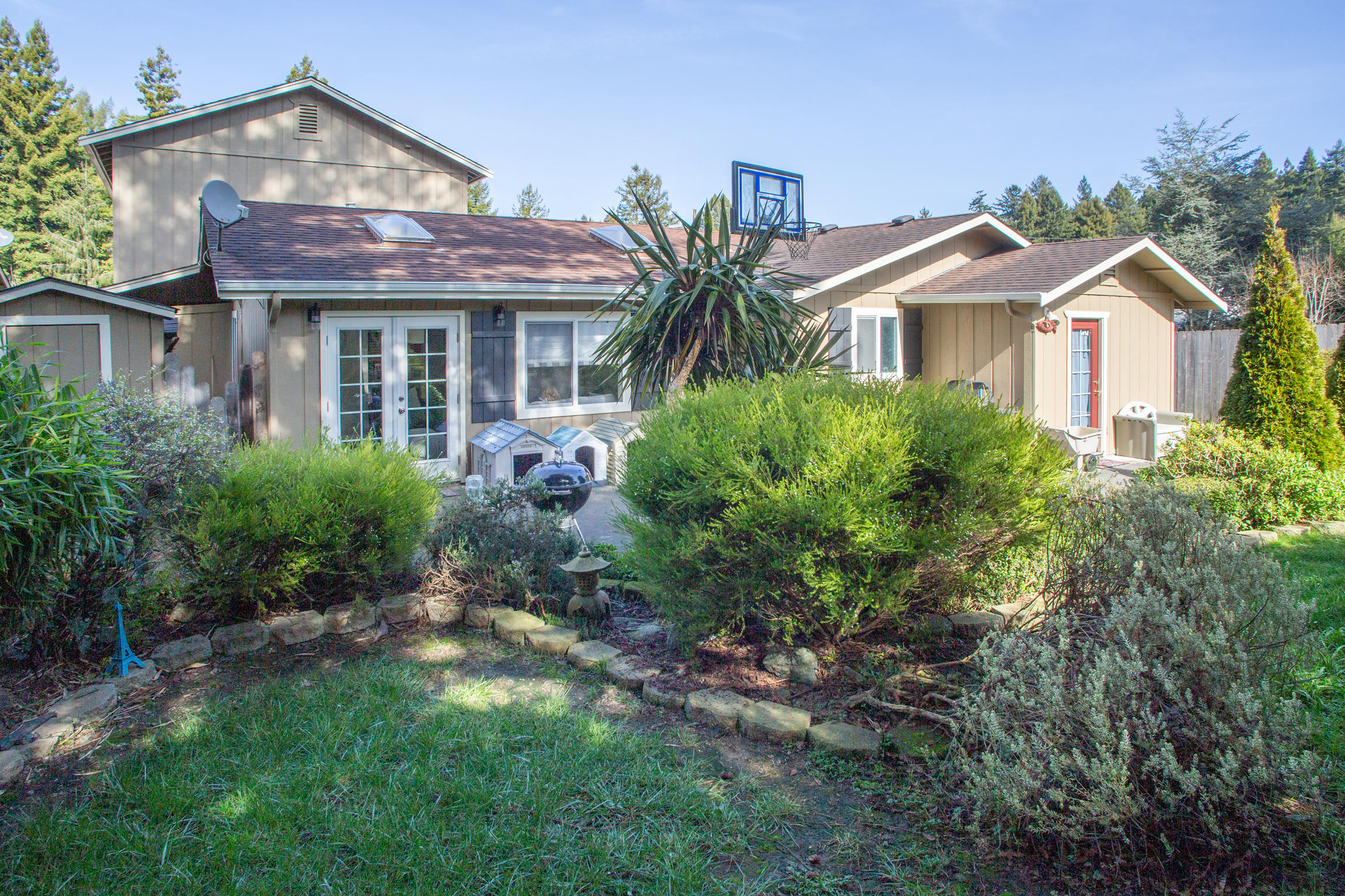 1396 Leslie Road Cutten, CA 95503 - Photo 2 of 40 _A2B8904