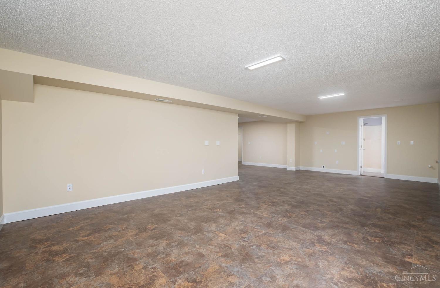 5569 Rapid Run Road Cincinnati, OH 45238 - Photo 24 of 34