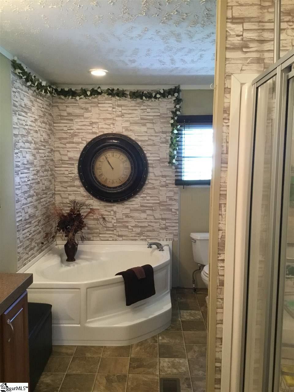 4493 Jordan Road Greer, SC 29651 - Photo 12 of 32