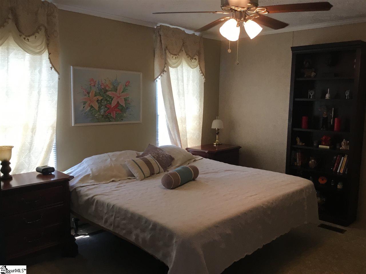 4493 Jordan Road Greer, SC 29651 - Photo 10 of 32