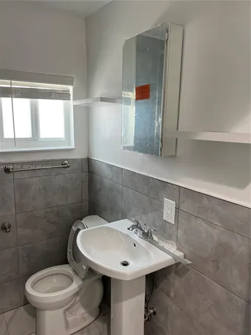 $1,700 | 1490 Northwest 38th Street, Unit 1490, Miami, FL 33142