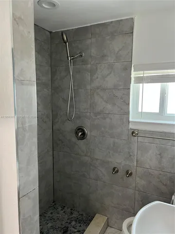 $1,700 | 1490 Northwest 38th Street, Unit 1490, Miami, FL 33142