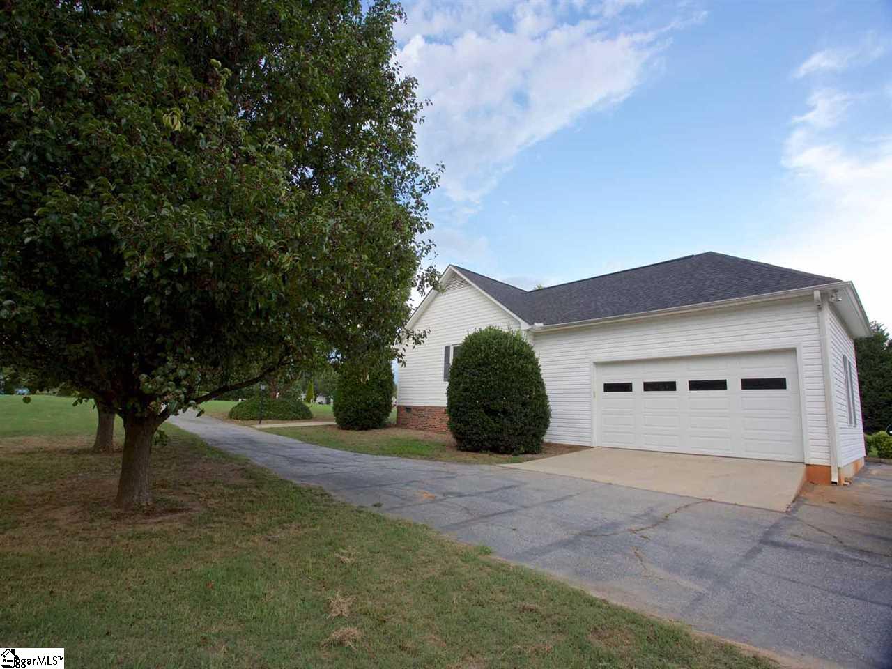 366 Thomason Farm Road Laurens, SC 29360 - Photo 8 of 33
