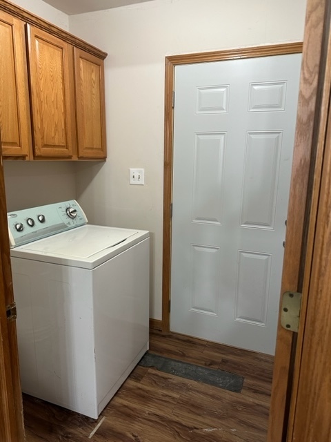 741 Sterling Road Dixon, IL 61021 - Photo 8 of 21 a utility room with dryer and washer