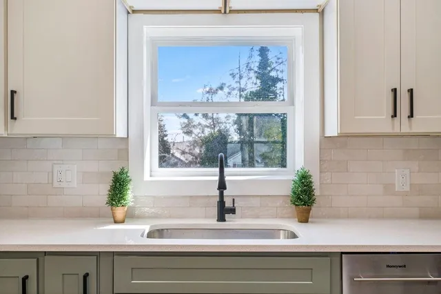 $375,000 | 1340 Vine Street Northeast, Gainesville, GA 30501