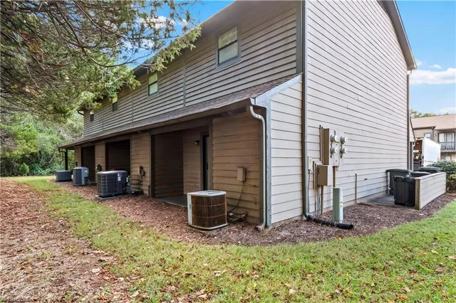 $145,000 | 370 Vista Circle, Unit A, Winston-Salem, NC 27106