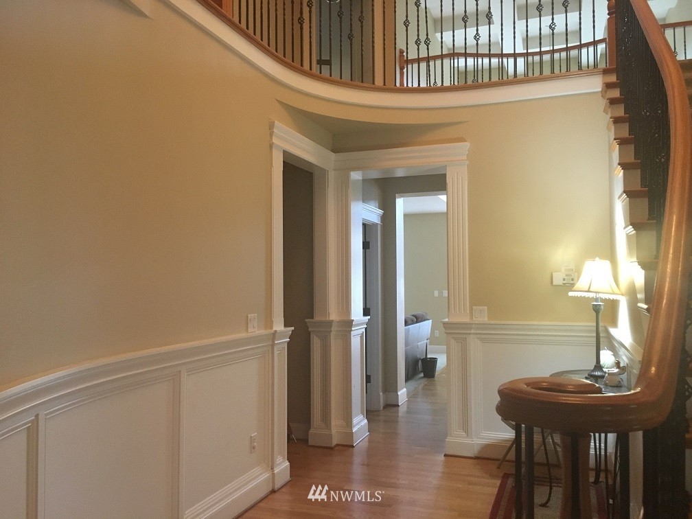 1832 Southeast 8th Street Renton, WA 98057 - Photo 3 of 10 Gallery Image 3