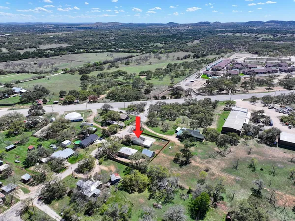 $2,000 | 103 North Ave Q, Johnson City, TX 78636