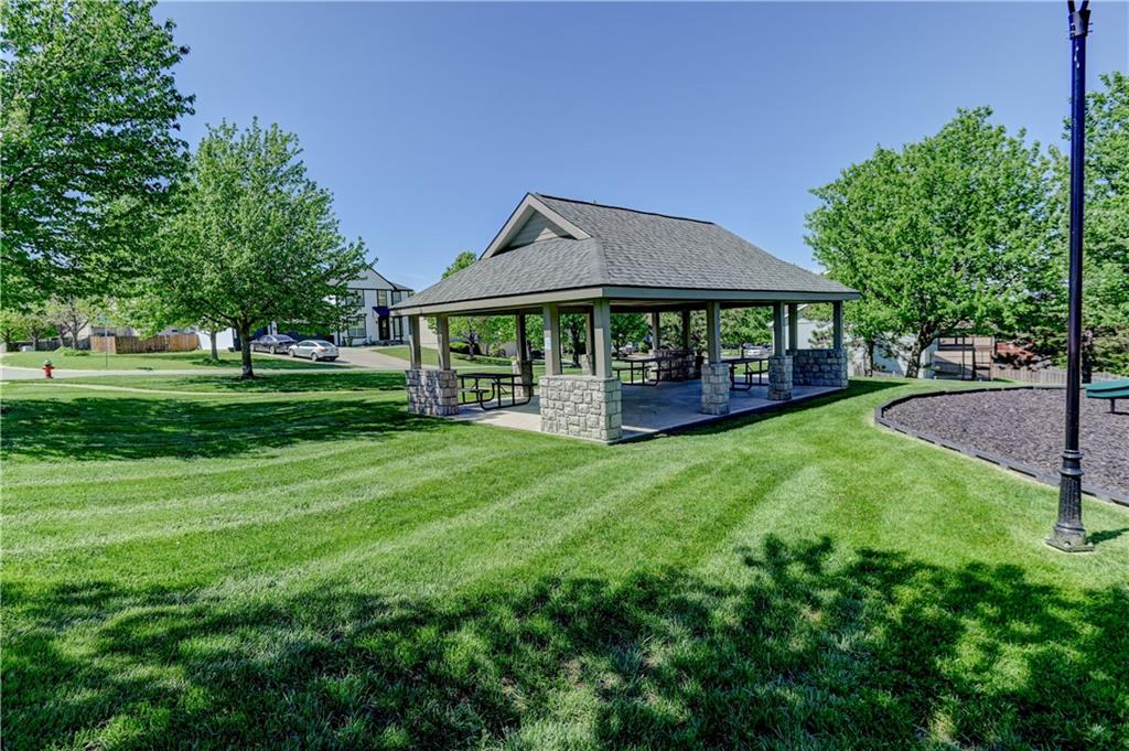 4523 Edgehill Street Leavenworth, KS 66048 - Photo 5 of 50