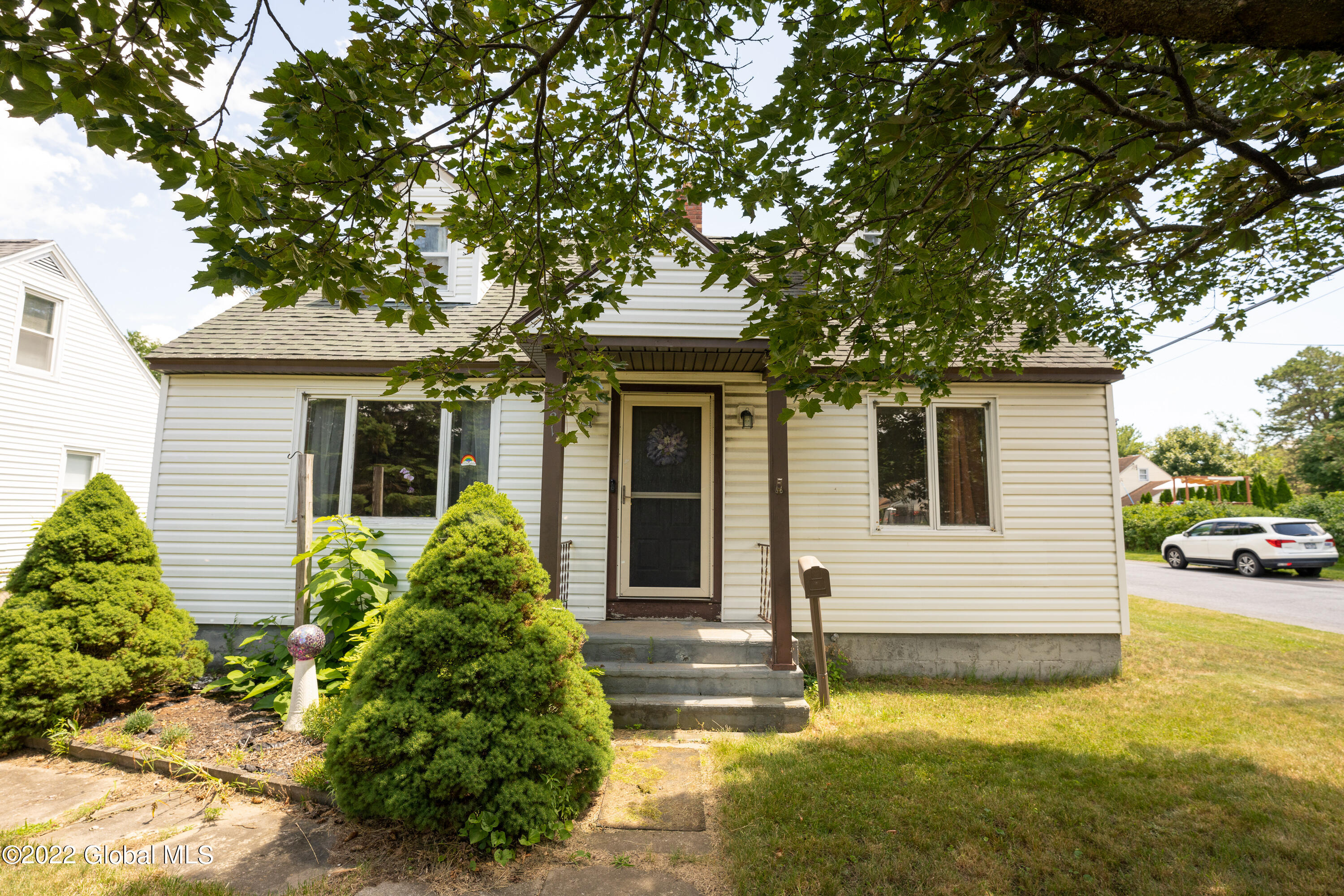1131 Fort Hunter Road Rotterdam, NY 12303 - Photo 1 of 32 0 Front 1