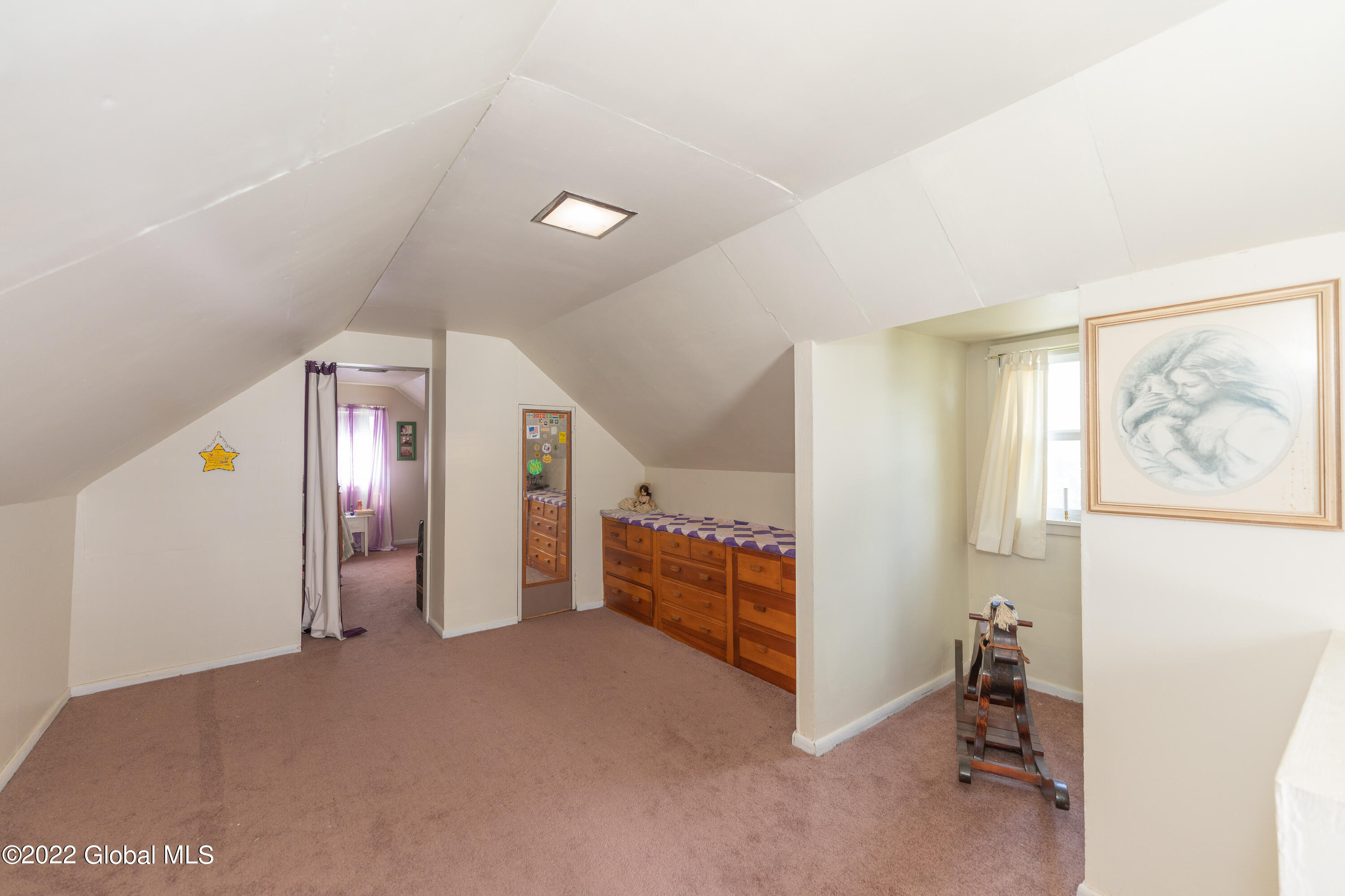 1131 Fort Hunter Road Rotterdam, NY 12303 - Photo 17 of 32 6 Loft 2