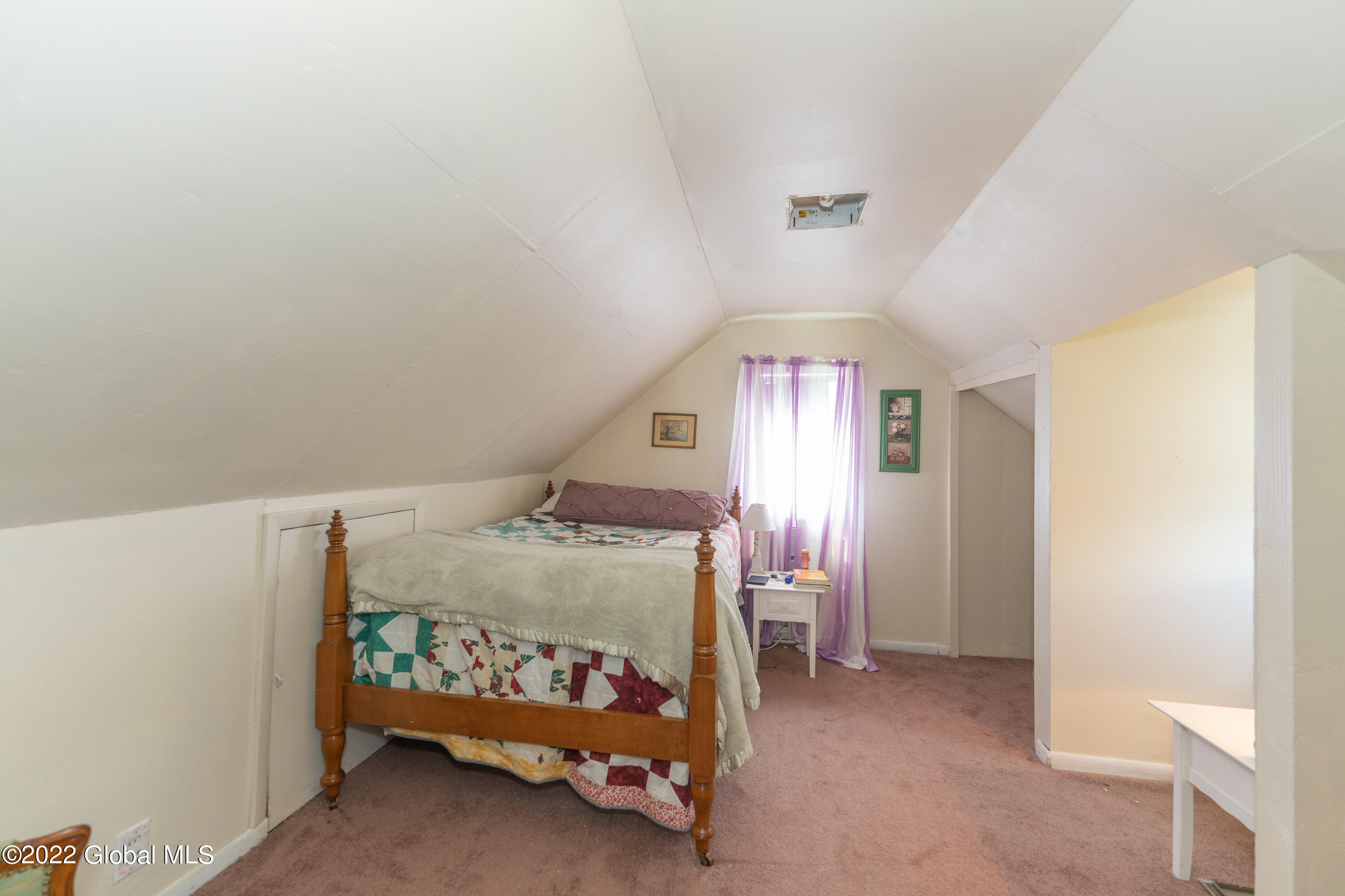 1131 Fort Hunter Road Rotterdam, NY 12303 - Photo 19 of 32 6 Loft 4
