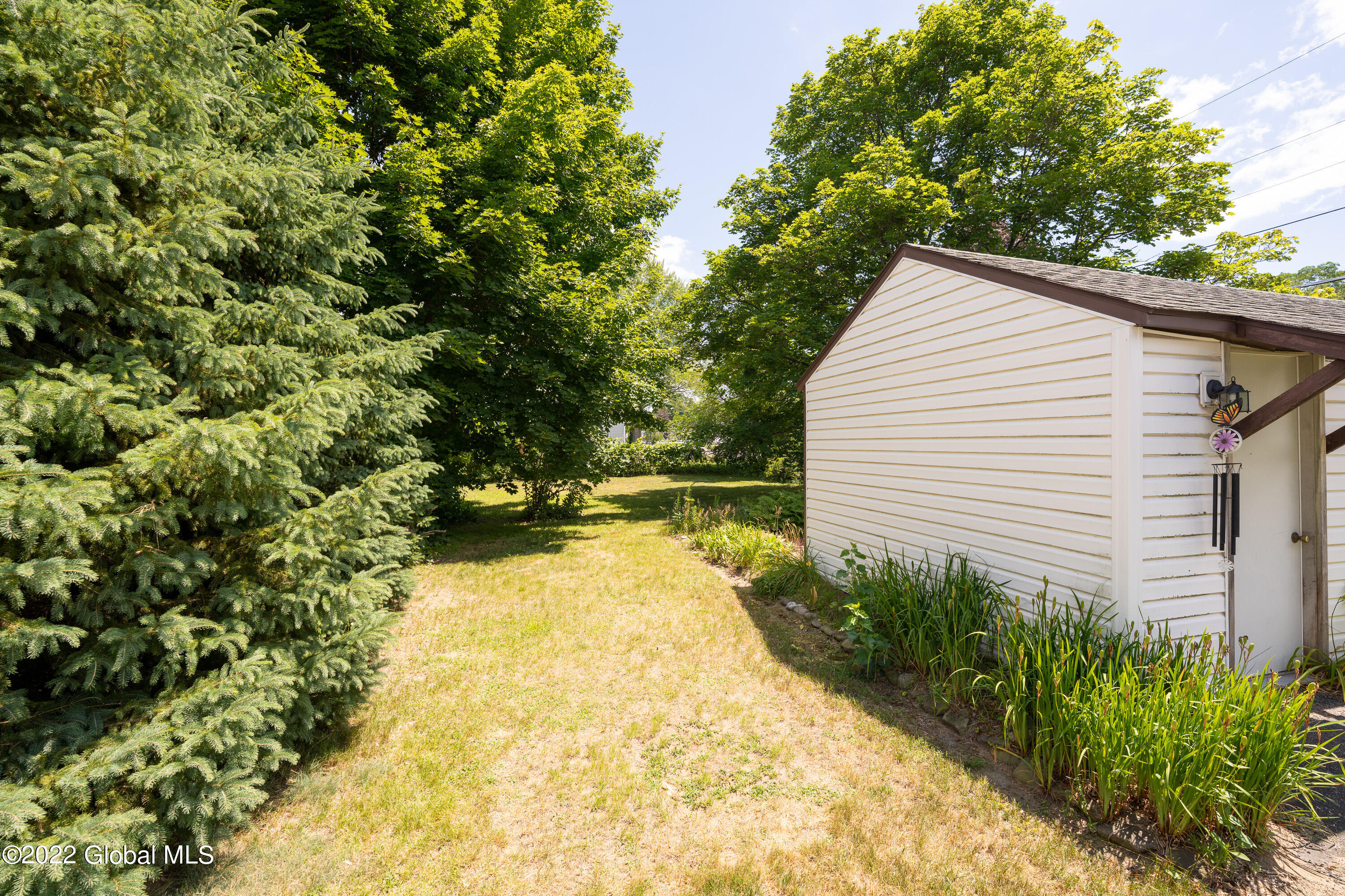 1131 Fort Hunter Road Rotterdam, NY 12303 - Photo 26 of 32 Yard 7