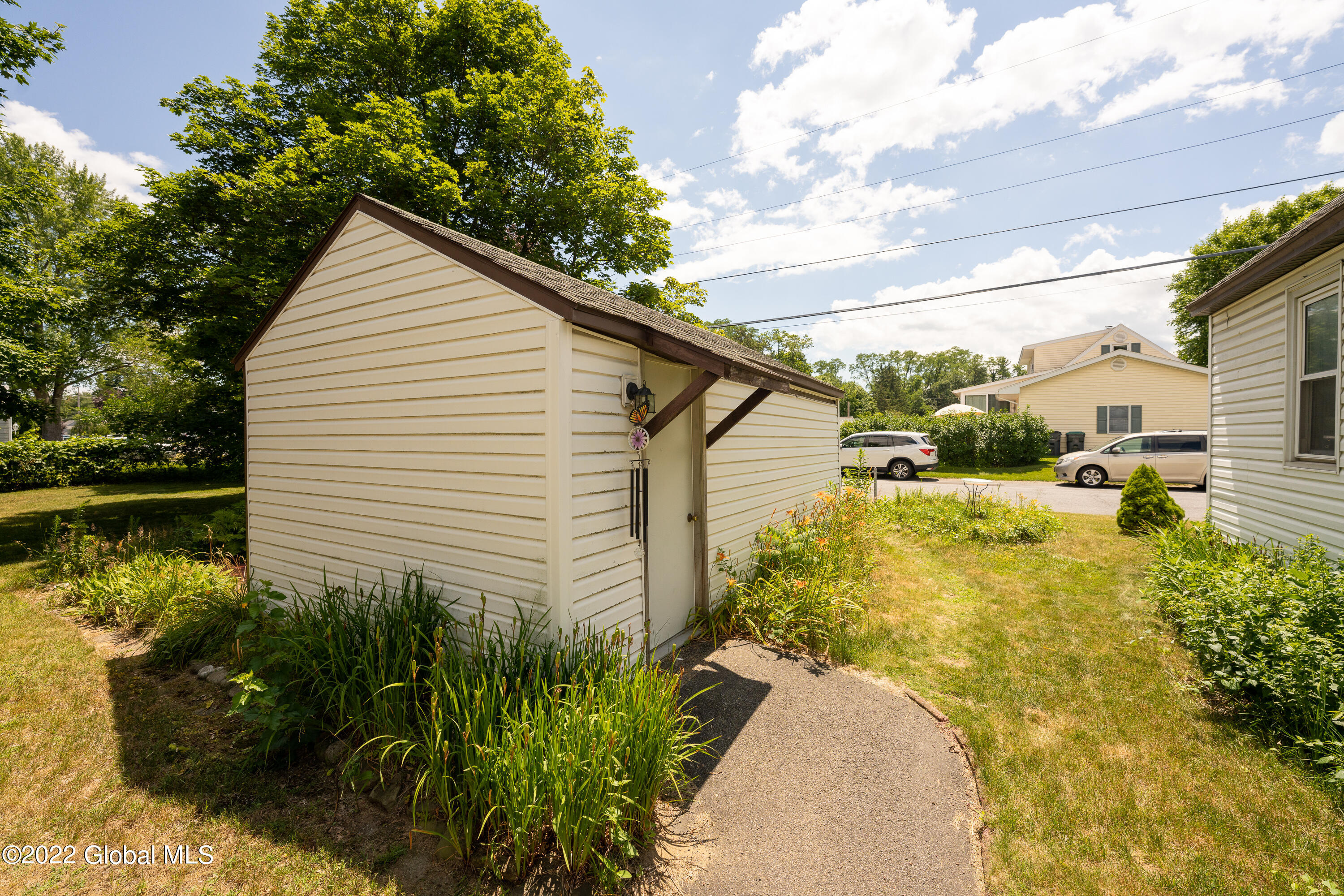 1131 Fort Hunter Road Rotterdam, NY 12303 - Photo 28 of 32 Yard 5