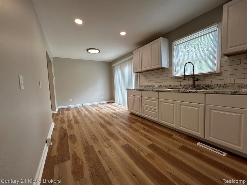 2914 East Pierson Road Flint, MI 48506 - Photo 4 of 11