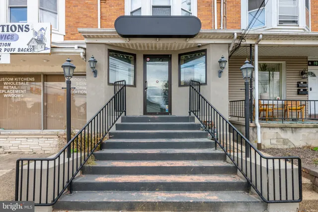 $2,000 | 4 West Lancaster Avenue, Reading, PA 19607