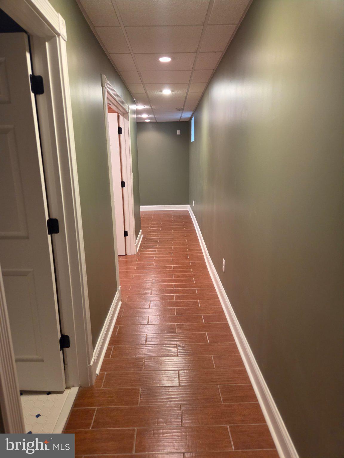 35175 Pheasant Ridge Road Locust Grove, VA 22508 - Photo 48 of 80 Inviting hallway with warm tones.