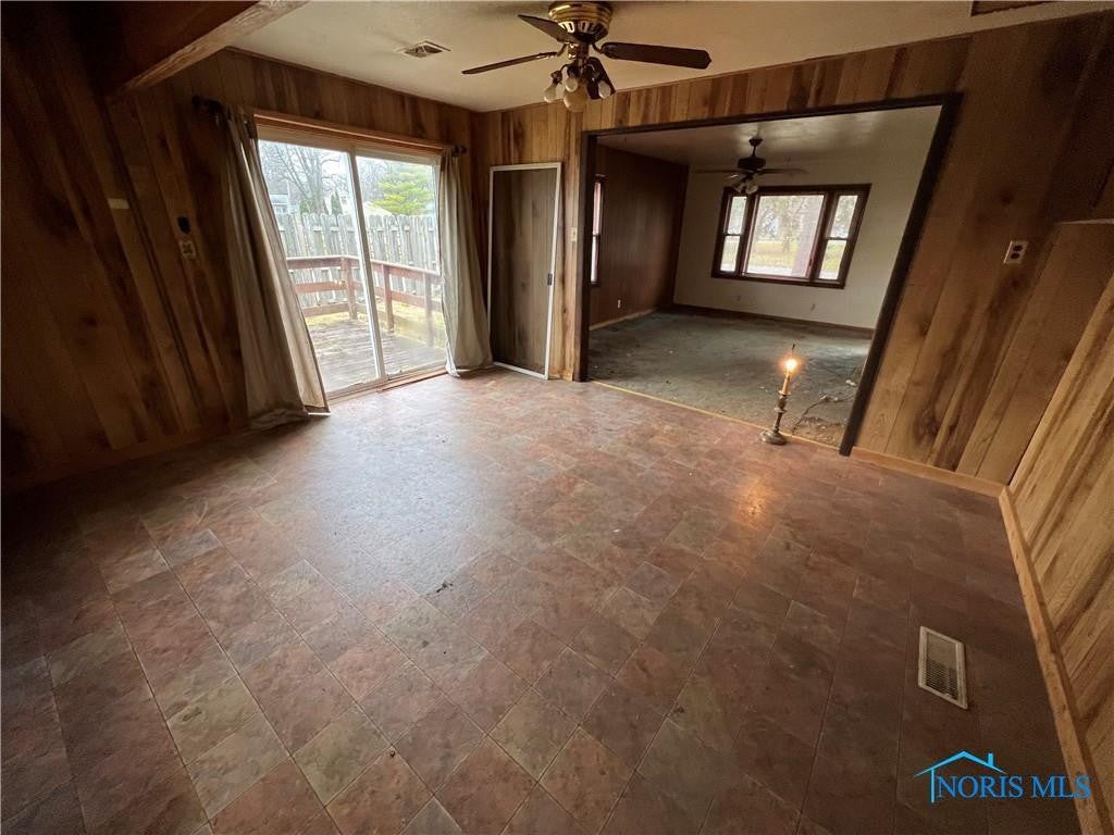 5859 Willacker Road Oregon, OH 43616 - Photo 3 of 13 Gallery Image 3