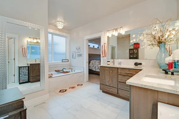$999,999 | 12174 West Lacerta Street, Star, ID 83669