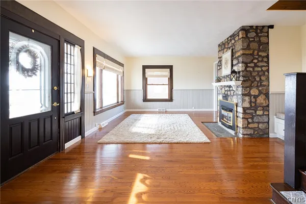 $749,900 | 6790 East Lake Road, Owasco, NY 13021