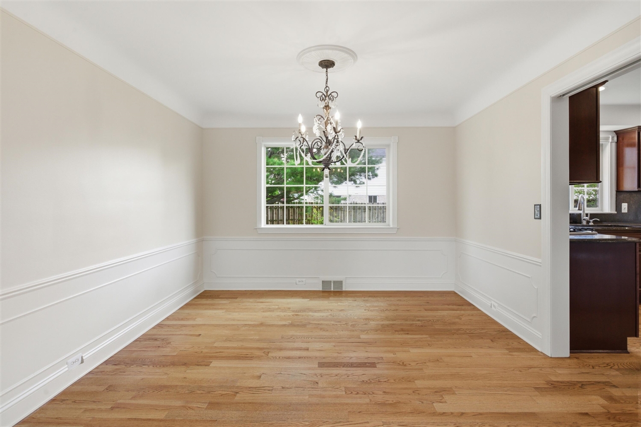 653 Perrien Place Grosse Pointe, MI 48236 - Photo 16 of 54