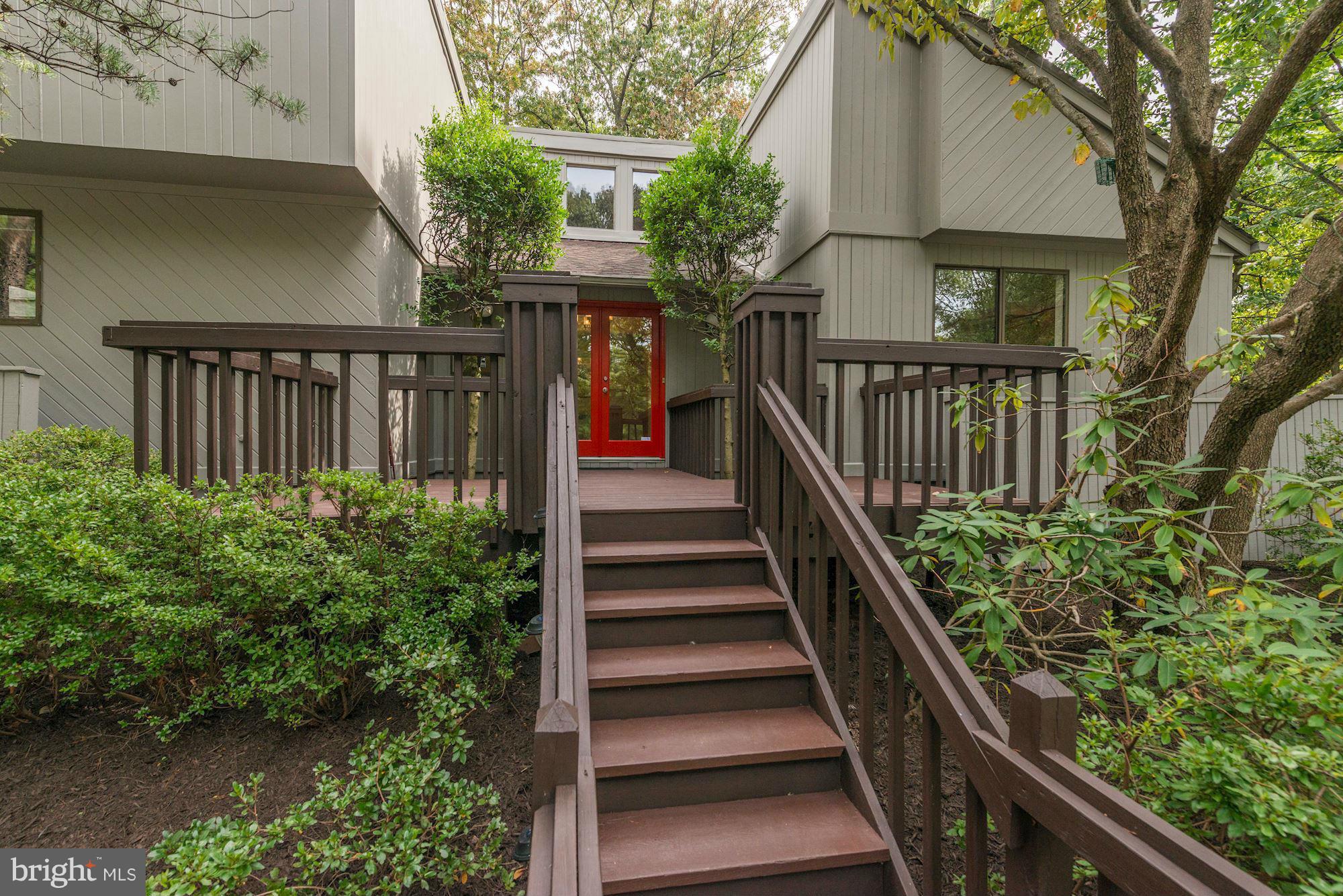 2018 Upper Lake Drive Reston, VA 20191 - Photo 2 of 30 Exterior (Front)