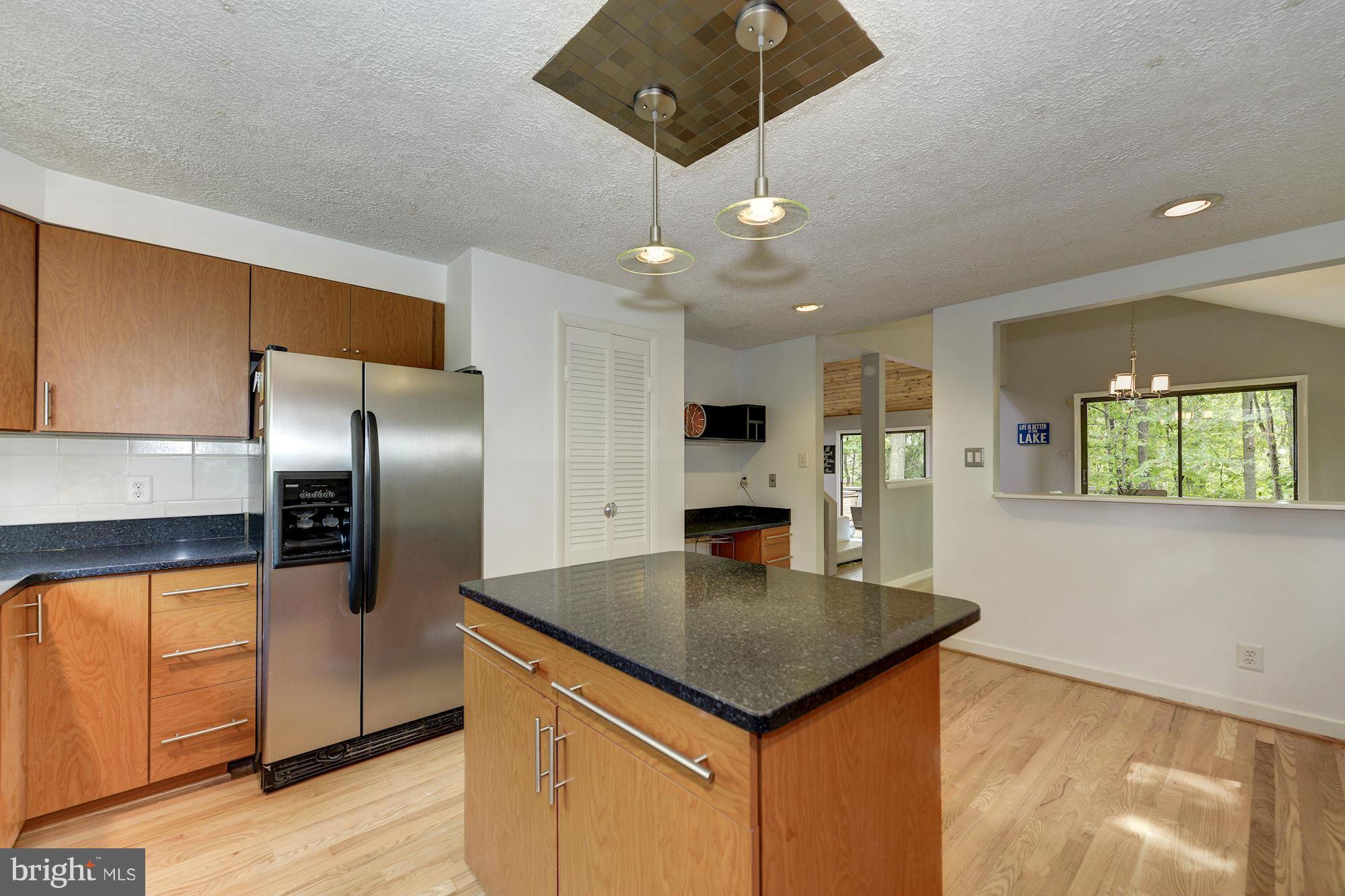 2018 Upper Lake Drive Reston, VA 20191 - Photo 11 of 30 Kitchen