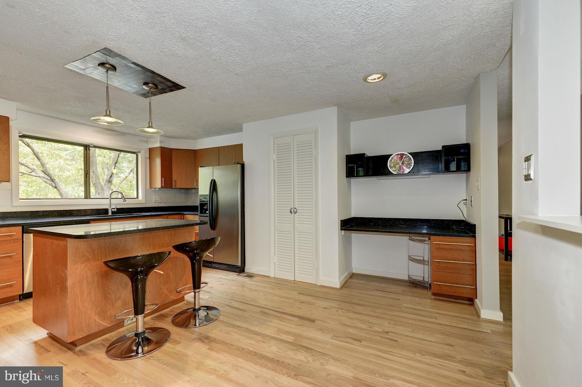 2018 Upper Lake Drive Reston, VA 20191 - Photo 12 of 30 Kitchen